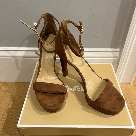 Michael Kors Tan Platform Sandals - Picture 3 of 3